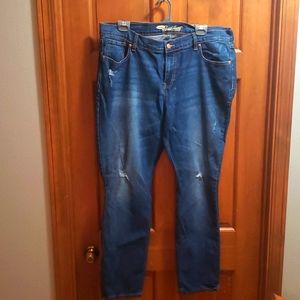 Old Navy Sweetheart distressed blue jeans. Sz 16
